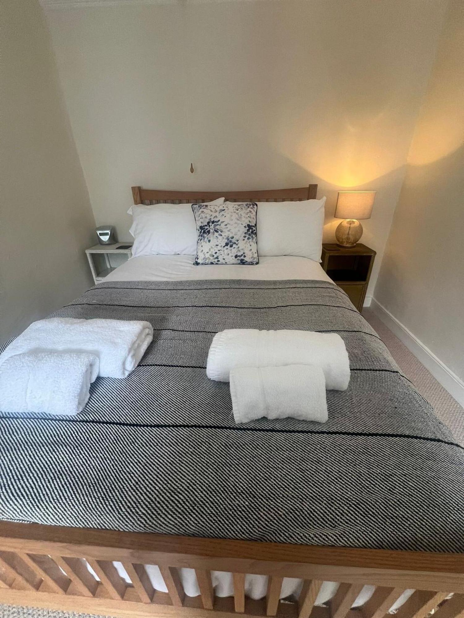 Nant Meigan, Georgian Townhouse In Centre Of Aberaeron, Dog Friendly Экстерьер фото