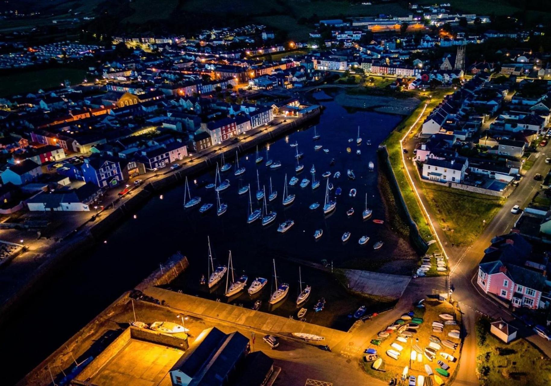 Nant Meigan, Georgian Townhouse In Centre Of Aberaeron, Dog Friendly Экстерьер фото